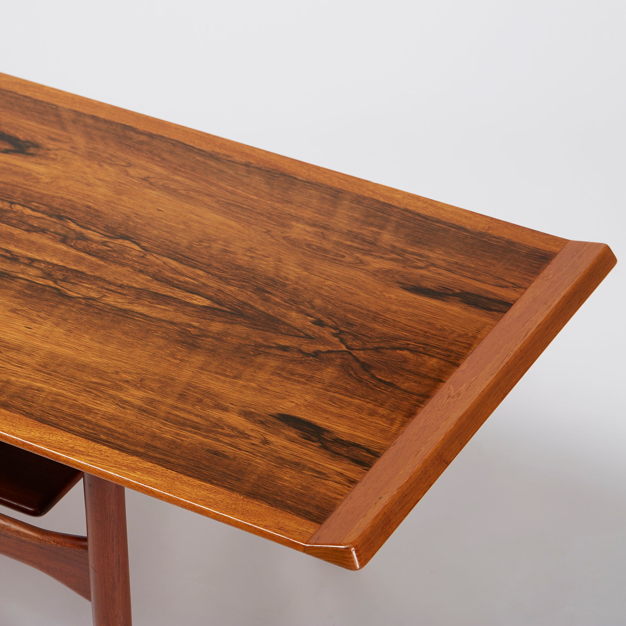 Kofod larsen hot sale coffee table